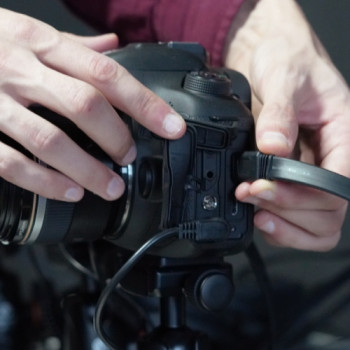 Camera Array Bullet Time Plug in USB cable to each camera.