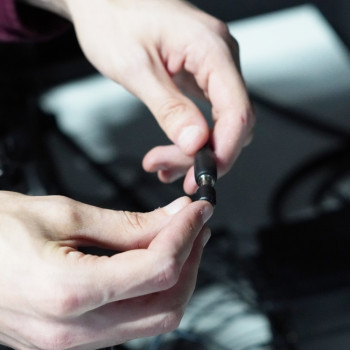 Camera Array Bullet Time Connect the DC coupler to the power extension cable